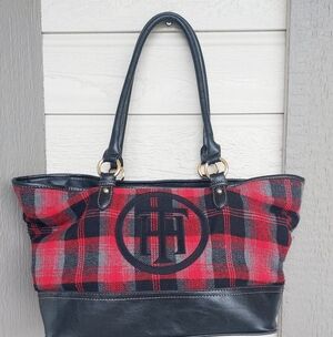Tommy Hilfiger Plaid Tote Bag  Black Accents Logo Leather Canvas Snap Clousure
